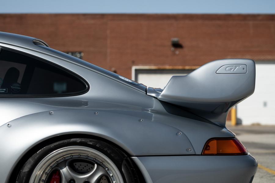 Детали экстерьера Porsche 911 GT2 (993) 1996 года  (фото 45 из 49)